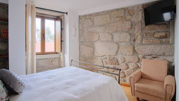 Double Room, Mountain View | Premium bedding, blackout curtains, soundproofing, iron/ironing board