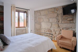 1 bedroom, premium bedding, blackout curtains, soundproofing