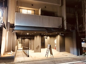 Front of property - Enzo Kyoto Gojo (Kyoto)