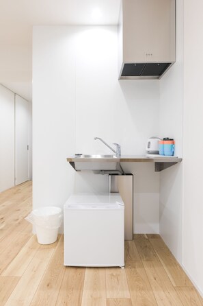 Suite Familiale | Cuisine privée | Réfrigérateur, micro-ondes dans l'espace commun