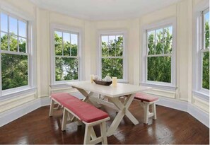 Lobby sitting area - Villa Lavender (Sag Harbor)