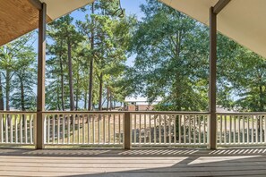 Property grounds - Concord Hills Waterfront Rental (Zavalla)