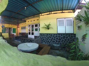 Interior entrance - Olivia Homestay (Banyuwangi)