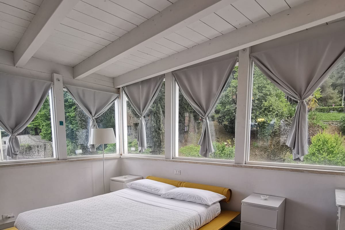 Panoramic Suite | Egyptian cotton sheets, premium bedding, down comforters