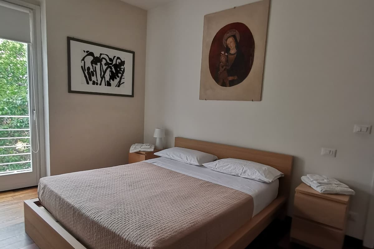 Comfort Room | Egyptian cotton sheets, premium bedding, down comforters