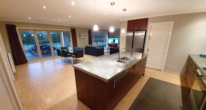 Claremont Country Lodge B&B