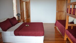 2 bedrooms, desk, iron/ironing board, free WiFi