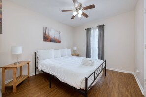 3 chambres, fer et planche à repasser, lit de bébé portatif, Wi-Fi