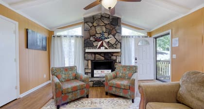 OlColumbus Cabin w / cour clĂŽturĂ©e. 20 min Ă Benning. 8 personnes! Animaux acceptĂ©sâš