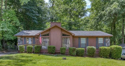 ⭐️Columbus Cabin mit umzäuntem Garten. 20 min nach Benning. Schlaf 8! Haustiere willkommen✨