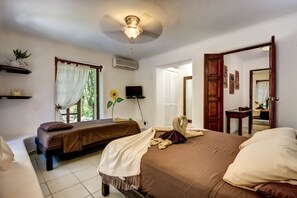 4 chambres, bureau, fer et planche à repasser, Wi-Fi gratuit
