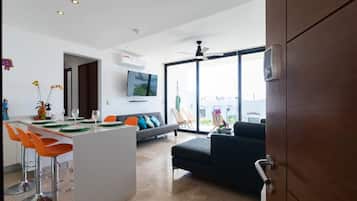 Smart-tv, Netflix, streamingtjenester, stereoanlæg