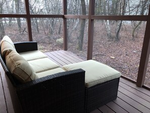 Terrace/patio - Ash Cottage in Poconos near Camelback & Kalahari (Long Pond)