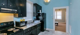 Moments to Chattahoochee-Cottage - Walk-To-Dining!