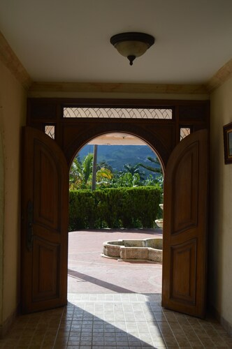 Schönes Haus mitten in der Natur