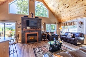 TV, fireplace, DVD player - Hot Tub - Views - Gas Firepit (Bryson City)
