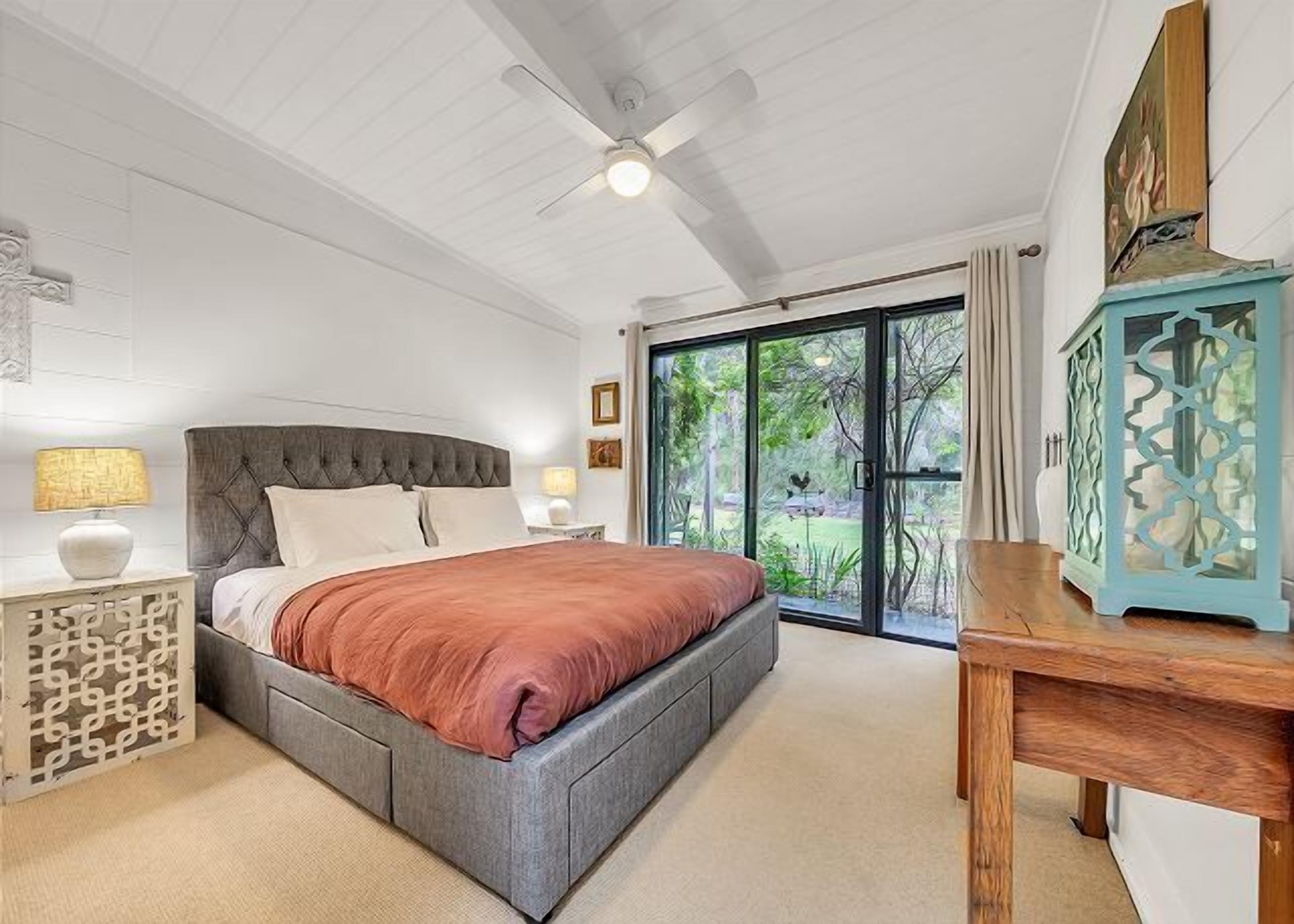 4 bedrooms, iron/ironing board