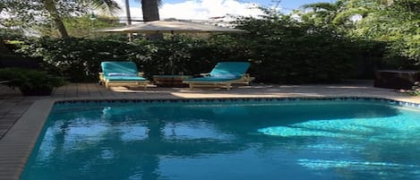 Piscine extérieure, piscine chauffée