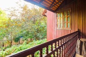 Deluxe Double Room, 1 Bedroom, Garden View | Balcony