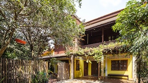 Exterior detail - Prasats Siem Reap (Siem Reap)