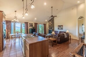 TV, fireplace, DVD player - Customer Appreciation Year!! See Discount information in Ad (Bryson City)