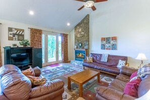 TV, fireplace, DVD player