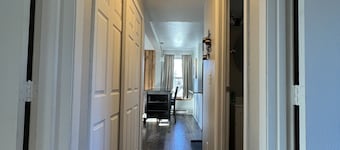 Cozy two Bedroom close to lake. Dogs Allowed. Semi private Hot Tub. Large Yard. 