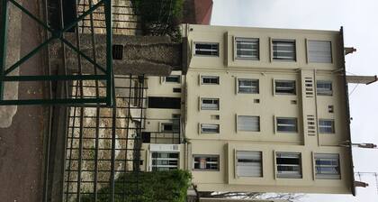 Appartement de 2 piÚces, salle de bain, WC et cuisine séparés, prendre 5 personnes