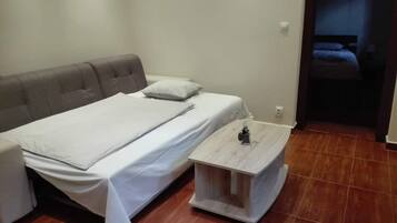 1 bedroom, iron/ironing board, WiFi, bed sheets
