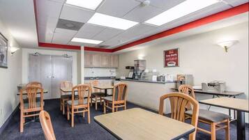 Free daily continental breakfast