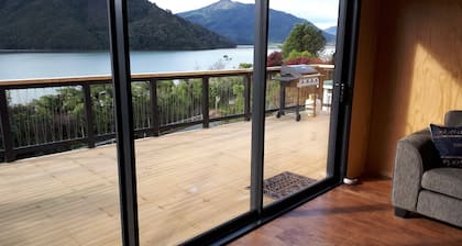 Marlborough Sounds Holiday Home Brand New Sea Views 3brm with Large Deck