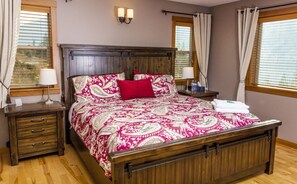 5 bedrooms, iron/ironing board, travel cot, free WiFi - Eagleview Retreat Guest House. Two lodgings in one (Nelson)