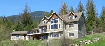 Eagleview Retreat Guest House. Two lodgings in one