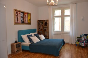 1 bedroom, iron/ironing board, free WiFi, bed sheets - George Square Modern Studio (Praha 3)