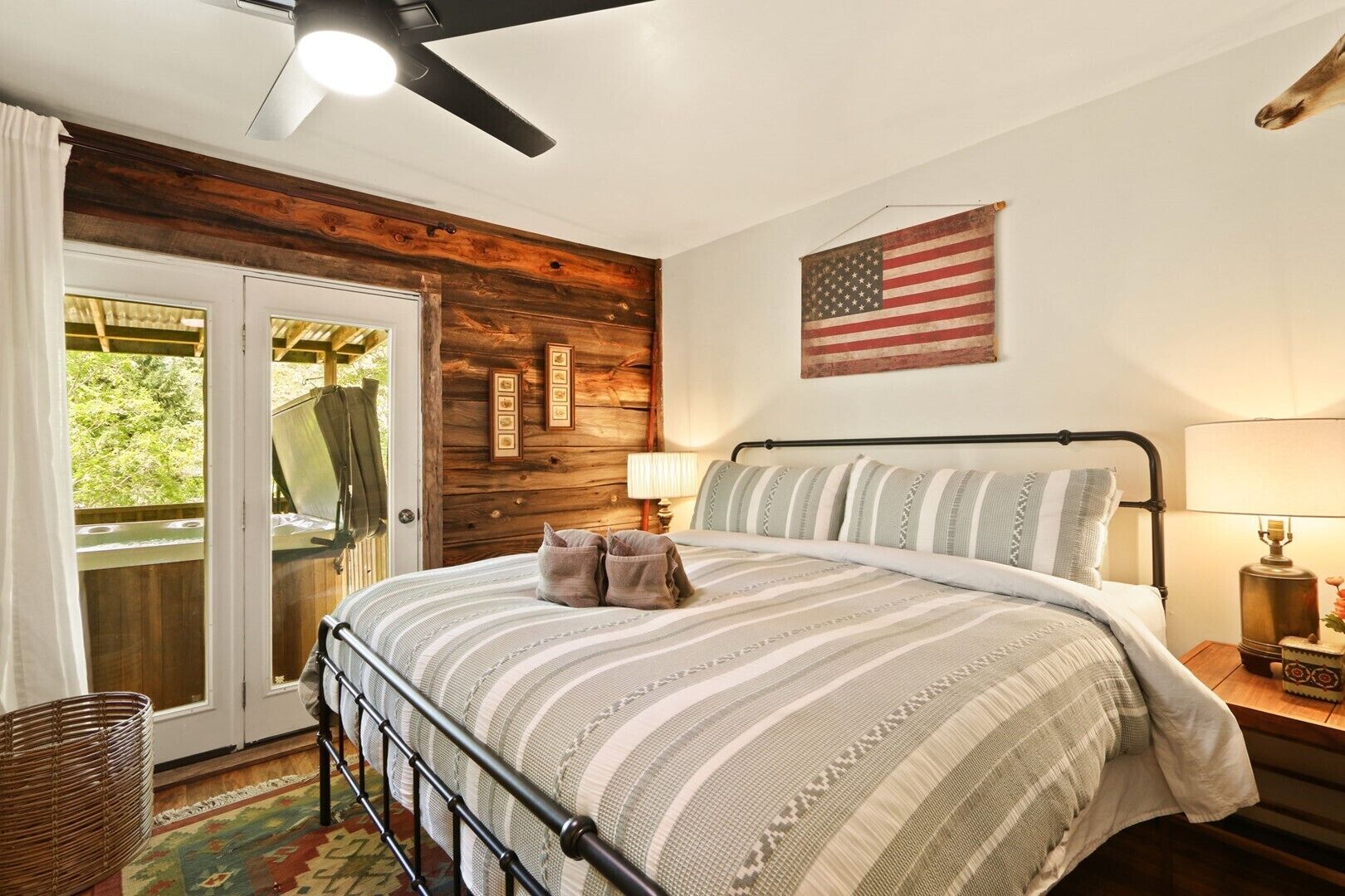 3 多间卧室、免费 WiFi、床单