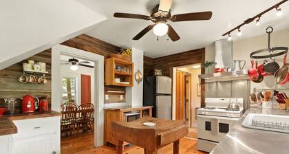Alamo River House-Open for Bookings!River Front with HOT TUB!