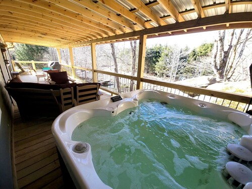 Alamo River House-Open for Bookings!River Front with HOT TUB!