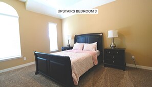 6 soverom, skrivebord, strykejern/-brett og wi-fi (inkludert)