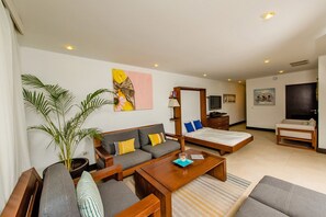 Smart TV, lettore DVD, videoteca