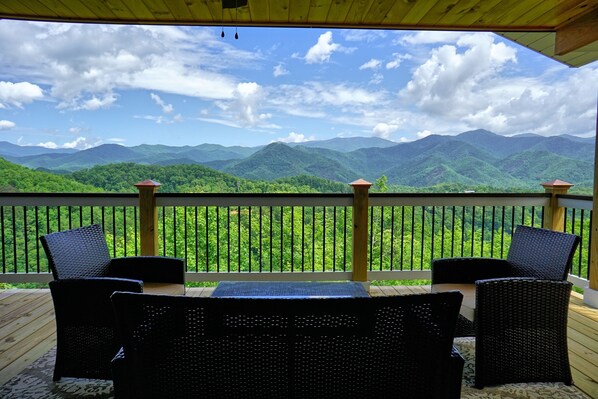 Property grounds - Mountain Views - Hot Tub - Fire Pit - Motorcycle easy access (Bryson City)