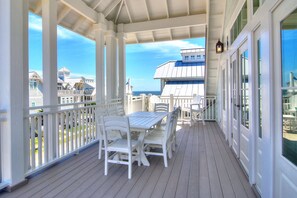 Outdoor dining - Stylish Beach Home by Pool/Dune Crossover@Cinnamon Shore + More Amenities! (Port Aransas)