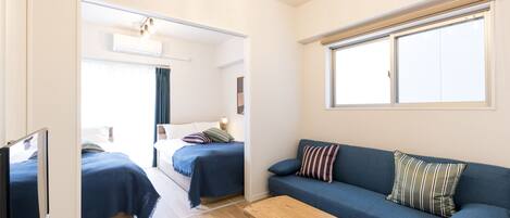 Free WiFi, bed sheets