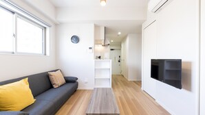 WiFi (無料)、ベッドシーツ