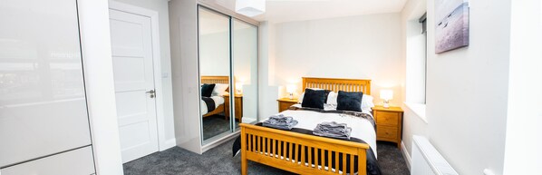 3 bedrooms, iron/ironing board, travel cot, free WiFi - New Modern Build on Muckross Road, Killarney, Kerry (Killarney)