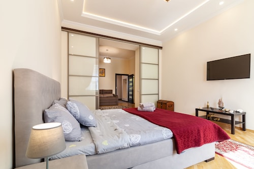 VIP Lviv Downtown Tamanska 3/4