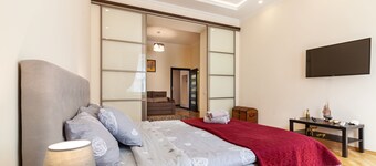 VIP Lviv Downtown Tamanska 3/4