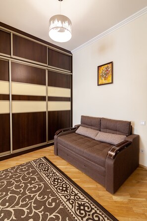 Una televisión, una videoteca