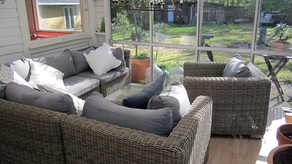 Fernseher, Kamin, Stereoanlage