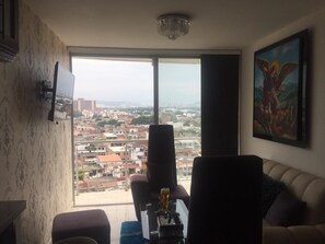 42-Zoll-LED-Fernseher mit Kabelempfang, Fernseher