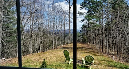 High Speed Wifi - Fire Pit & Mountain View!